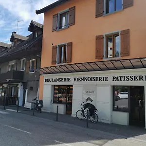 A 1 Minute Du Apartment Annecy
